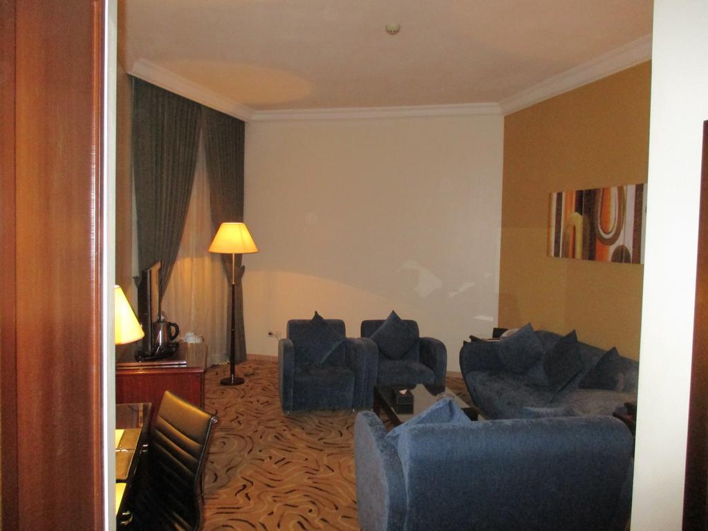 Executives - Azizia 3*